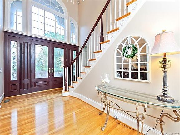 3rd image of 9216 Sherbourne Ln