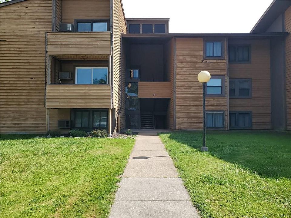 1st image of 536 Village Blvd N