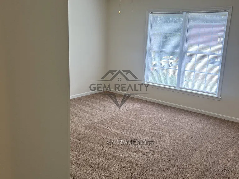 3211 Lancaster Ring Rd — Photo 9