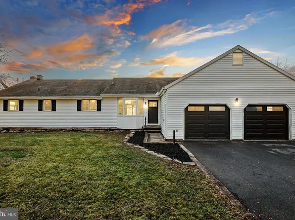 7348 Trent St, Harrisburg, PA 17112