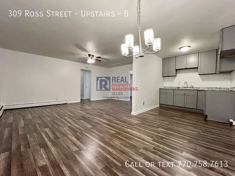 309 Ross St NE #B — Photo 2