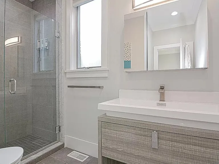 10 Grant St #1 — Photo 16