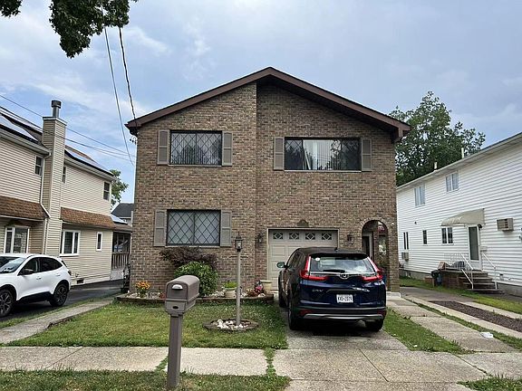 2nd image of 40 Hillcrest St Floor 1
