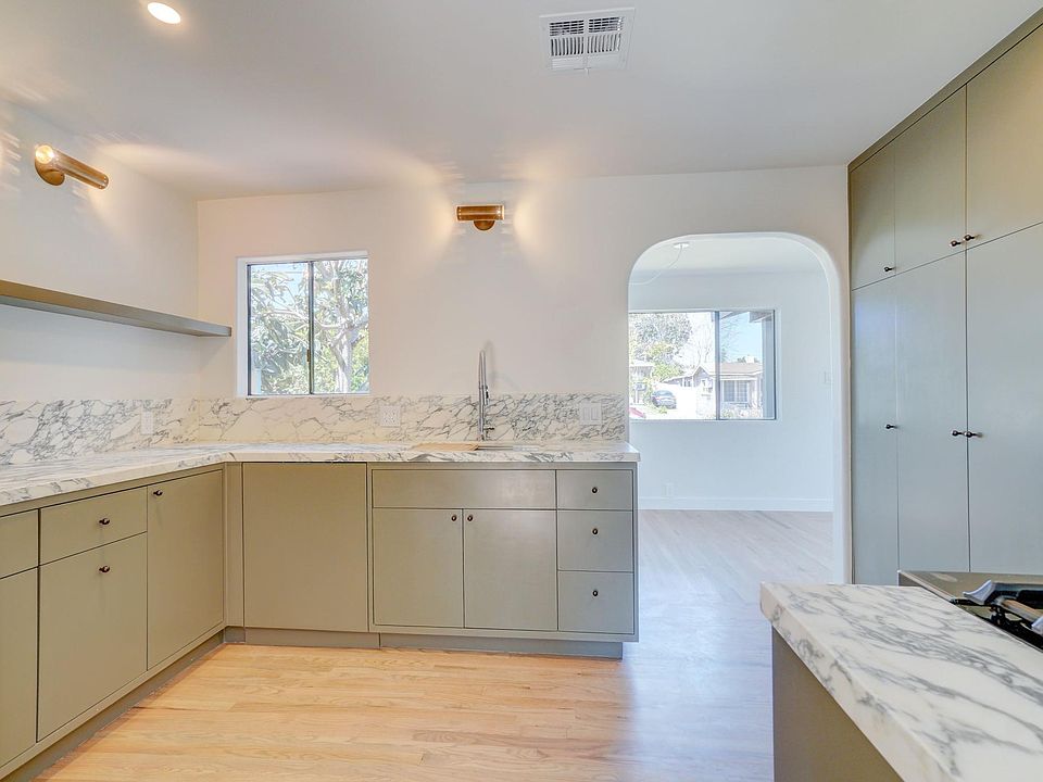 1st image of 2028 W Blake Ave #2028