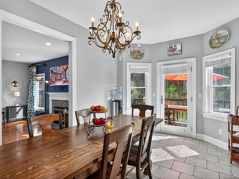 11 Dorian Way — Photo 14