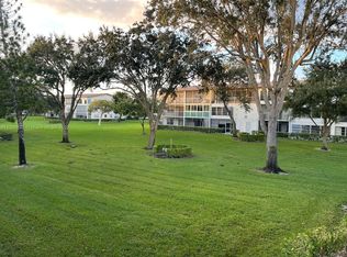 404 Mansfield Dr #J, Boca Raton, FL 33434