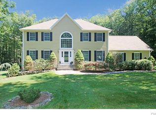 44 Horseshoe Ridge Rd, Sandy Hook, CT 06482
