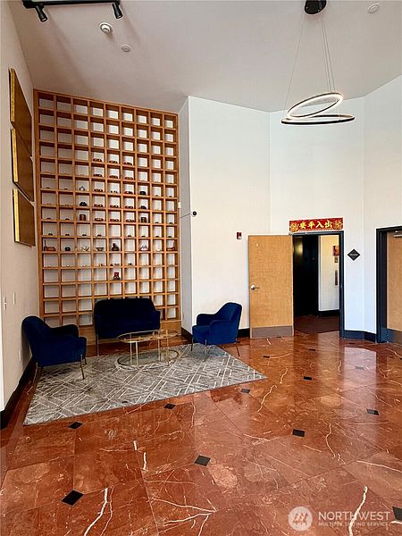 4th image of 668 S Lane Street #406