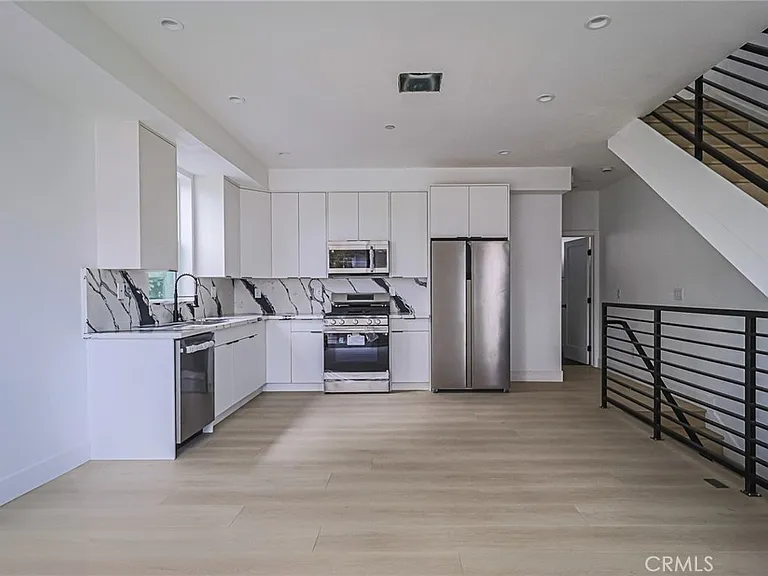 11810 Gilmore St — Photo 13