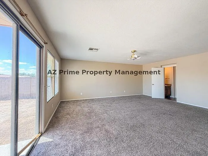 583 W Racine Loop — Photo 12