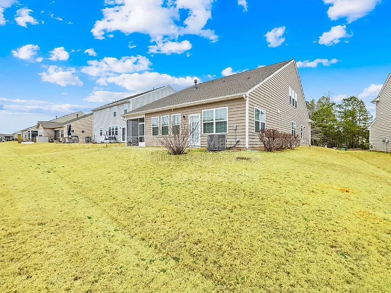 2207 Restina Dr — Photo 30
