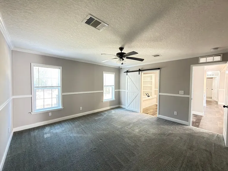 55 Oak Ave — Photo 29