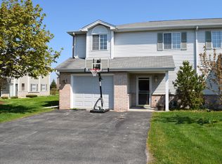 1636 Summerset Dr, Racine, WI 53406
