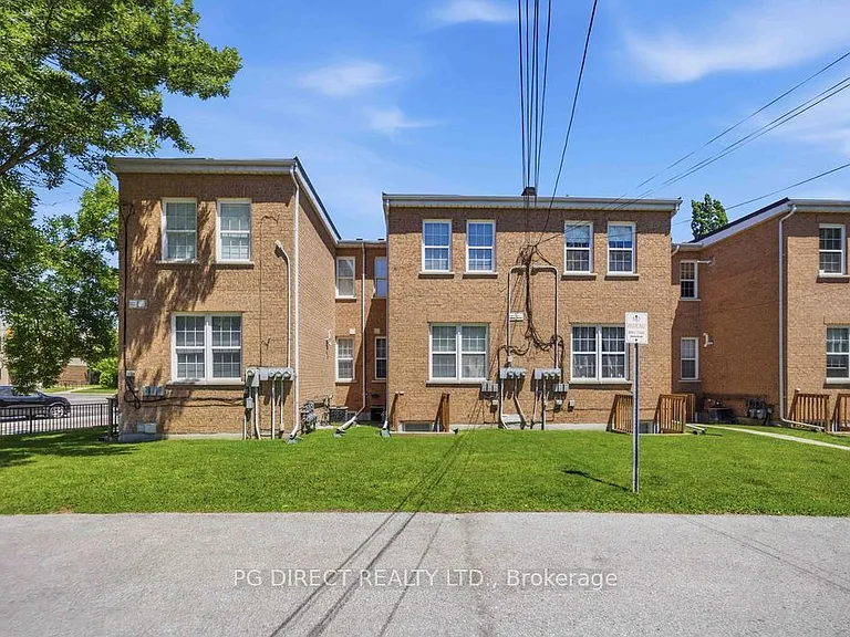 1901 Dundas St E #A-82A — Photo 32