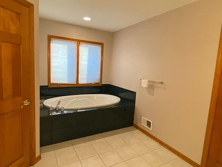 7805 Rutherford Ct — Photo 26