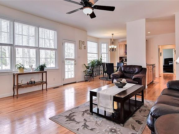2nd image of 5547 Pennington Pl