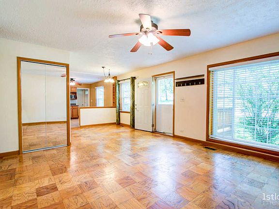 3rd image of 2940 Jonquil Ln