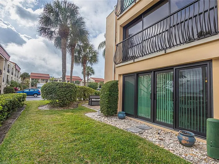 845 S Gulfview Blvd #101 — Photo 39