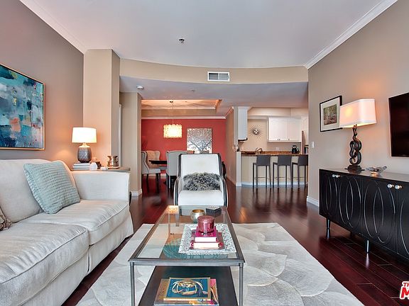 3rd image of 12407 Moorpark St APT 304