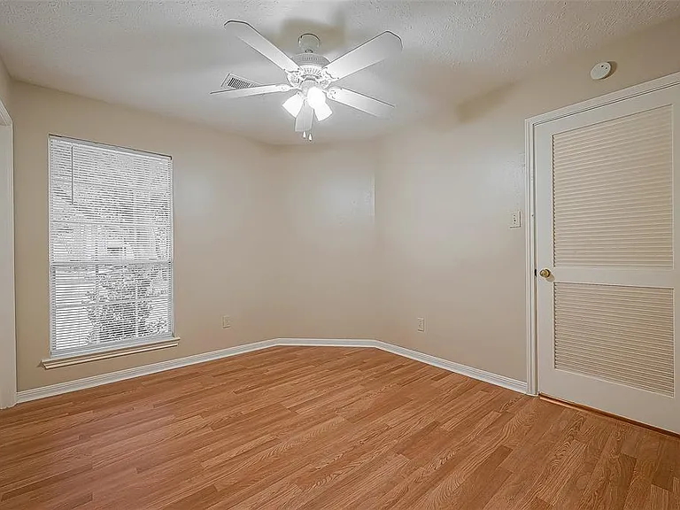 22319 Rangeview Dr — Photo 15