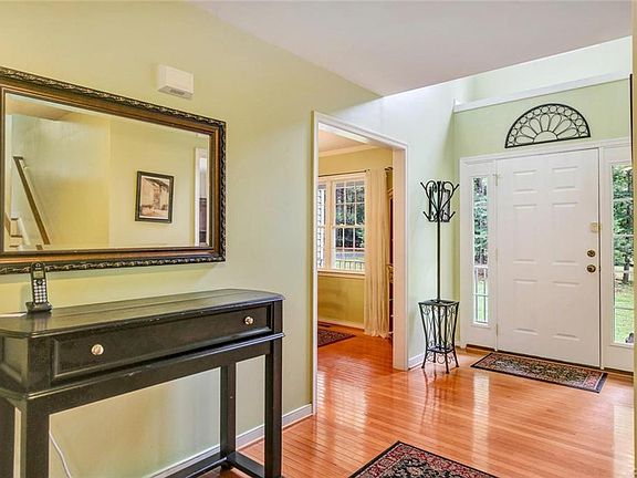 5th image of 2561 Pineacre Ter