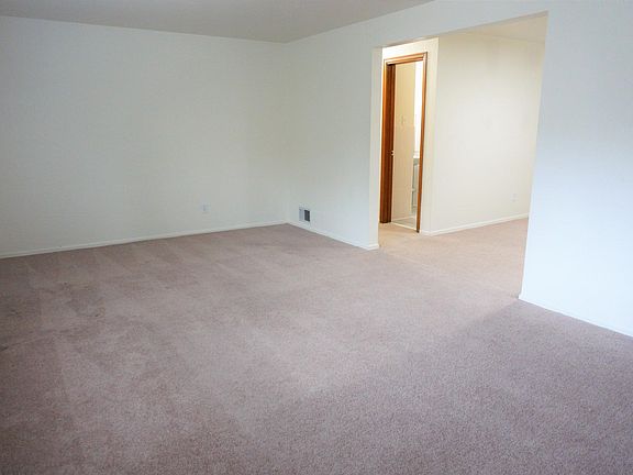4th image of 4061 Meadowbrook Blvd Floor 2