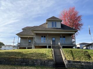 2901 Muscatine St #1, Dubuque, IA 52001