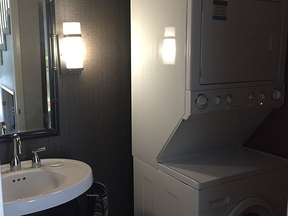 1/2 bath & laundry