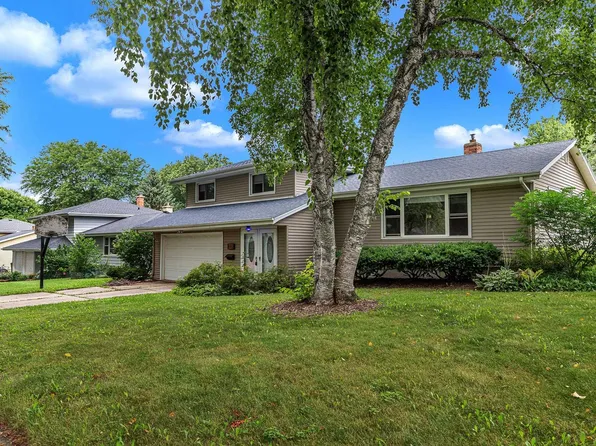 4810 Retana Dr, Madison, WI 53714
