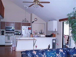 3rd image of 15 Queen Ann Ct