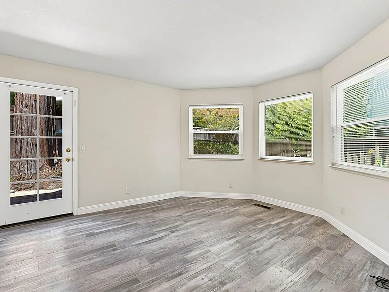 22555 Kinst Ct — Photo 20
