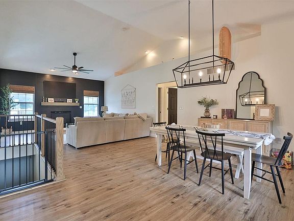 2nd image of 1043 Catalina Dr