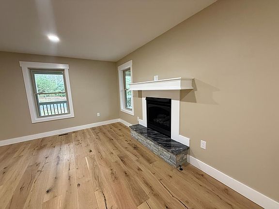 3rd image of 128 Montgomery Ln