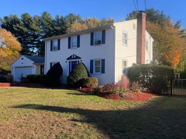15 Westglow Rd, Brockton, MA 02301