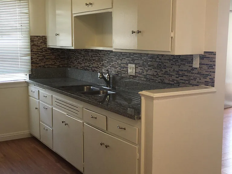 1241 S Bundy Dr #5 — Photo 3