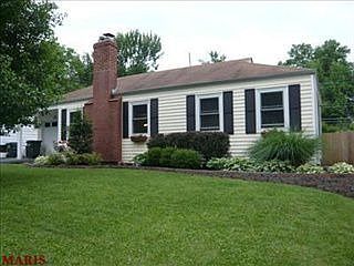 1st image of 822 Alexandra Ave