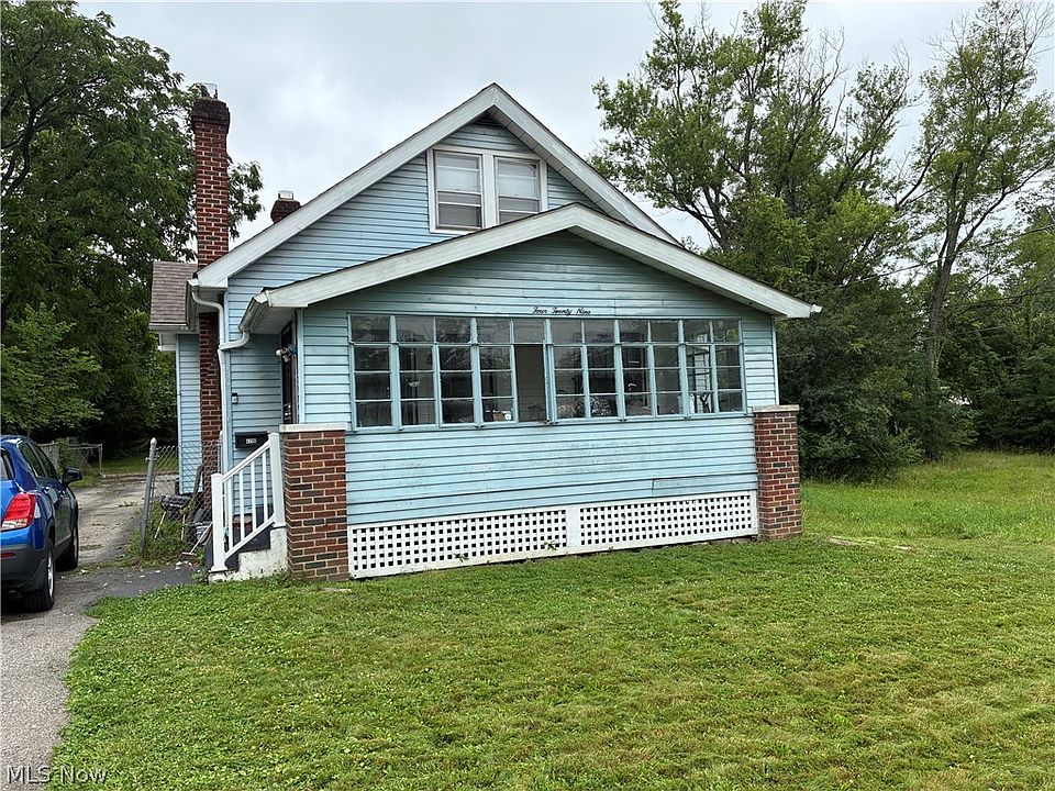 1st image of 429 W Glenaven Ave