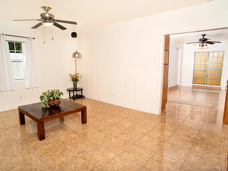 7029 Orion Ave — Photo 4
