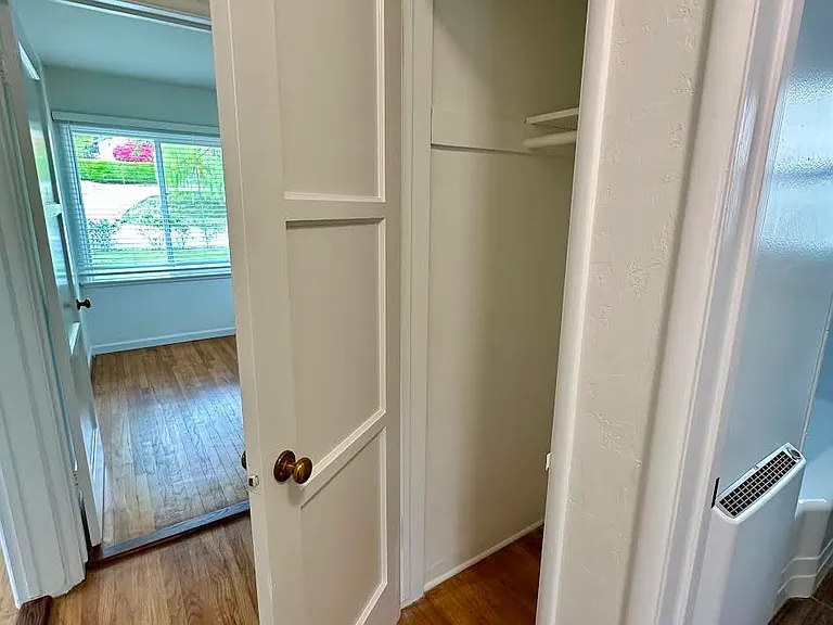 23344 Oxnard St — Photo 16