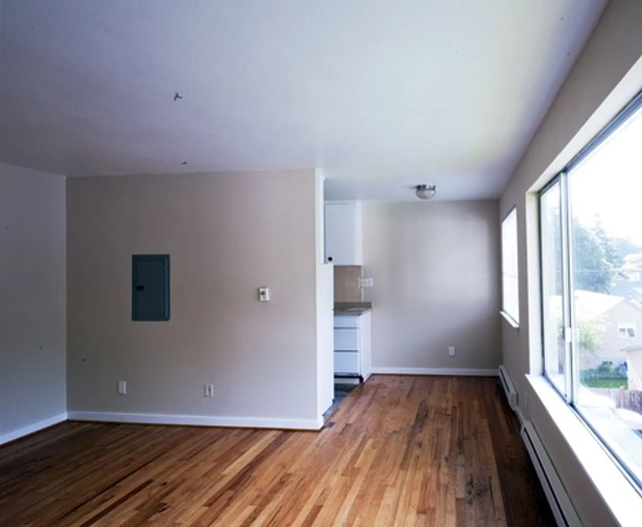 Highland Ten Apartments — Photo 3