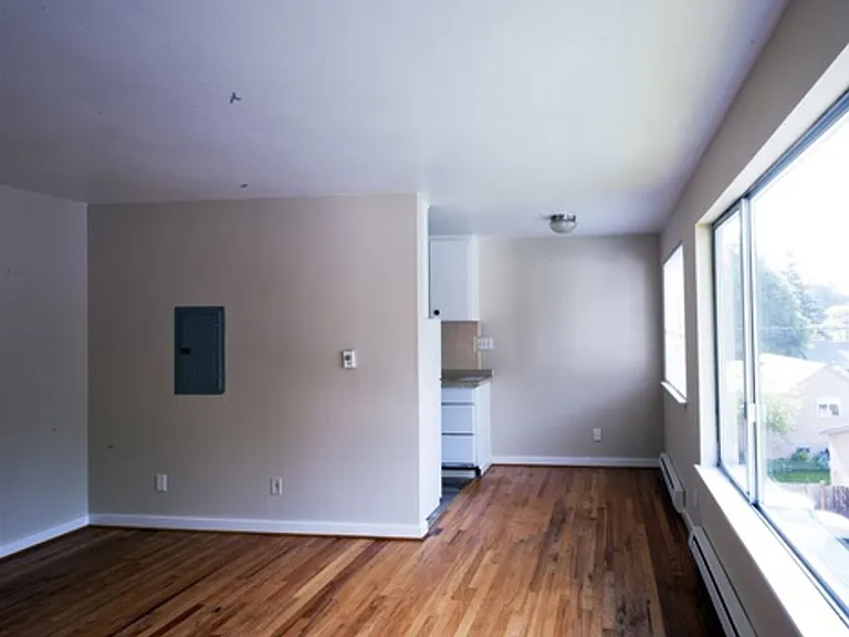 7700 12th Ave SW — Photo 3