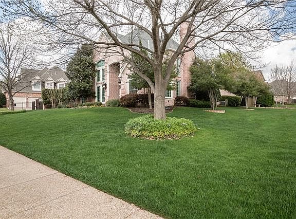 3rd image of 1209 Strathmore Dr