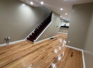 910 W Cambria St, Philadelphia, PA 19133