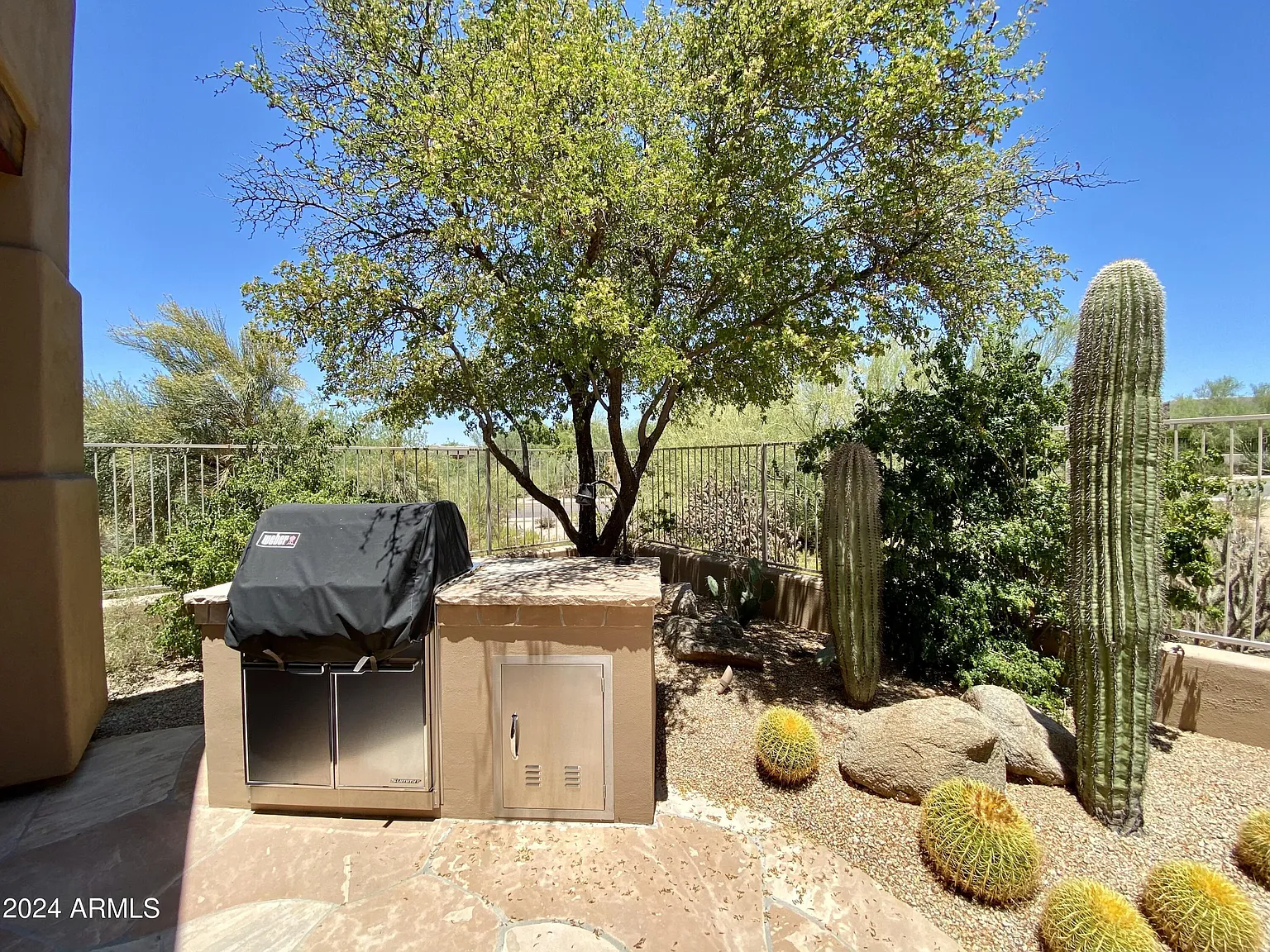 2 bed, 2.0 bath, 1832 sqft, $4,000 — Photo 3