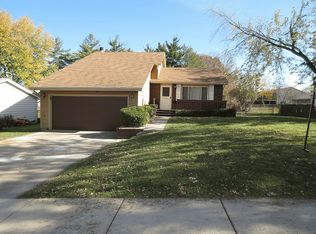 873 Laurel Dr, Aurora, IL 60506