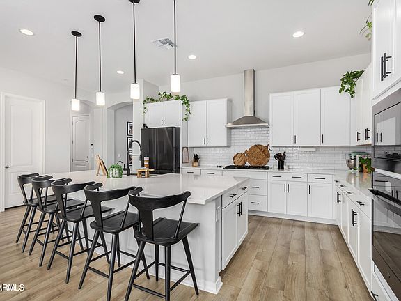 3rd image of 2873 W LYNX Drive