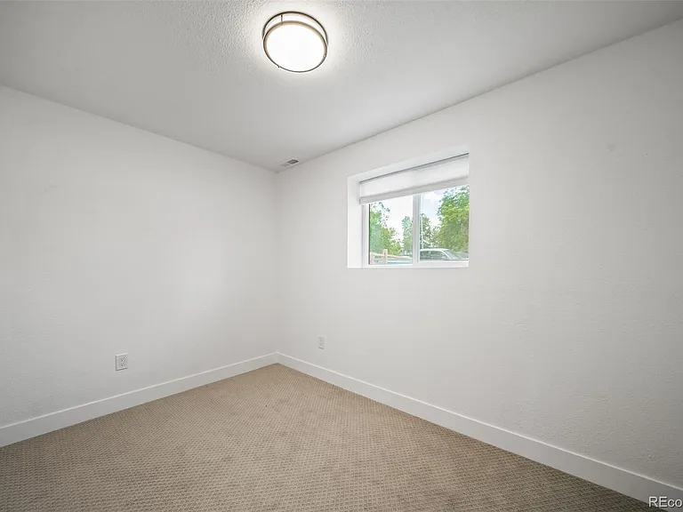 15989 E 18th Pl — Photo 29