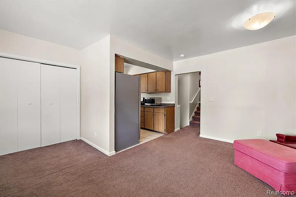 3 bed, 1756 sqft, $2,300 — Photo 2