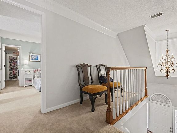 5th image of 118 Kingston Rd