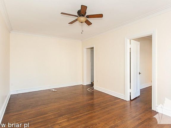 3rd image of 542 W Briar Pl #1411